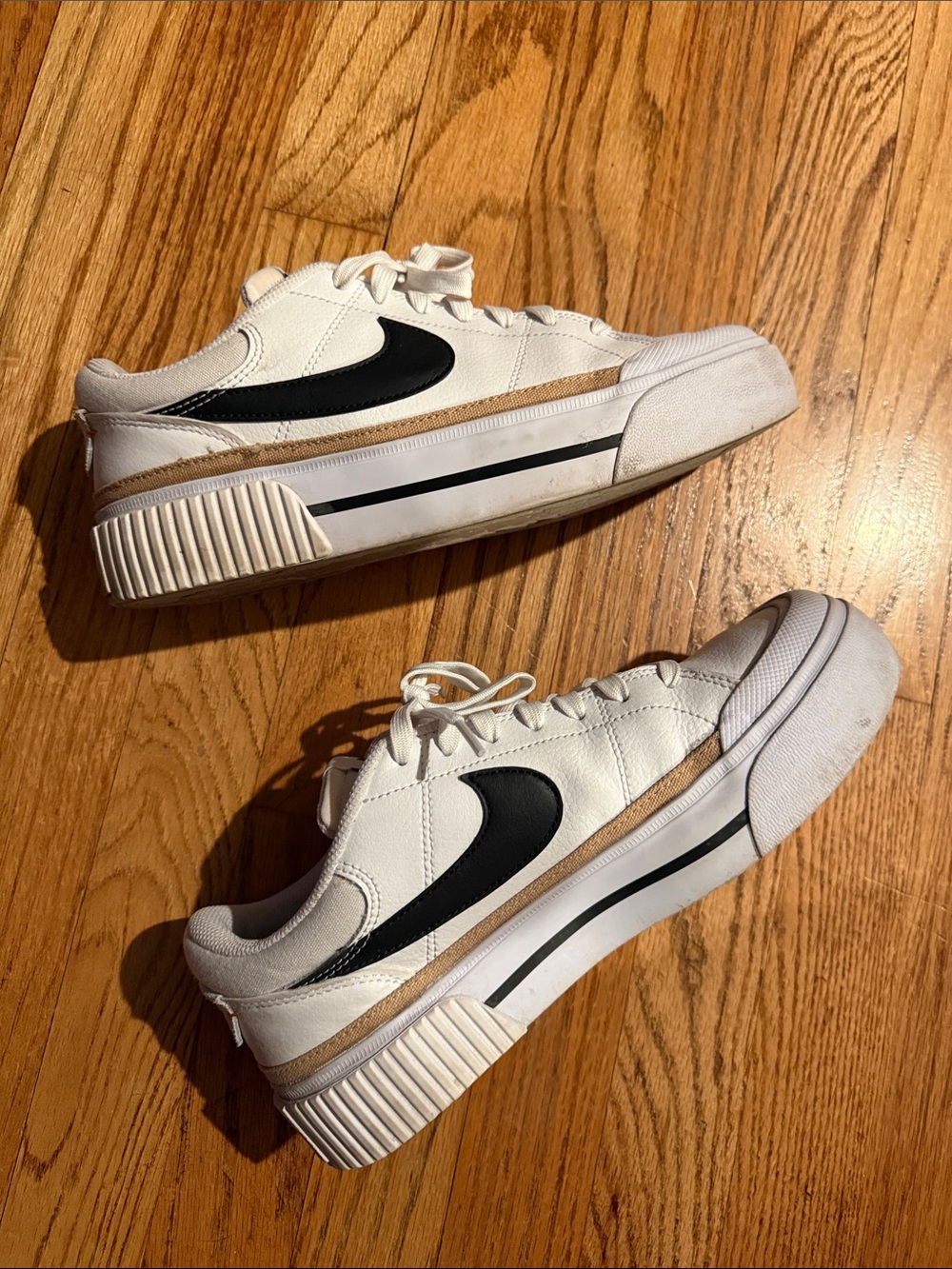 Nike court legacy lift